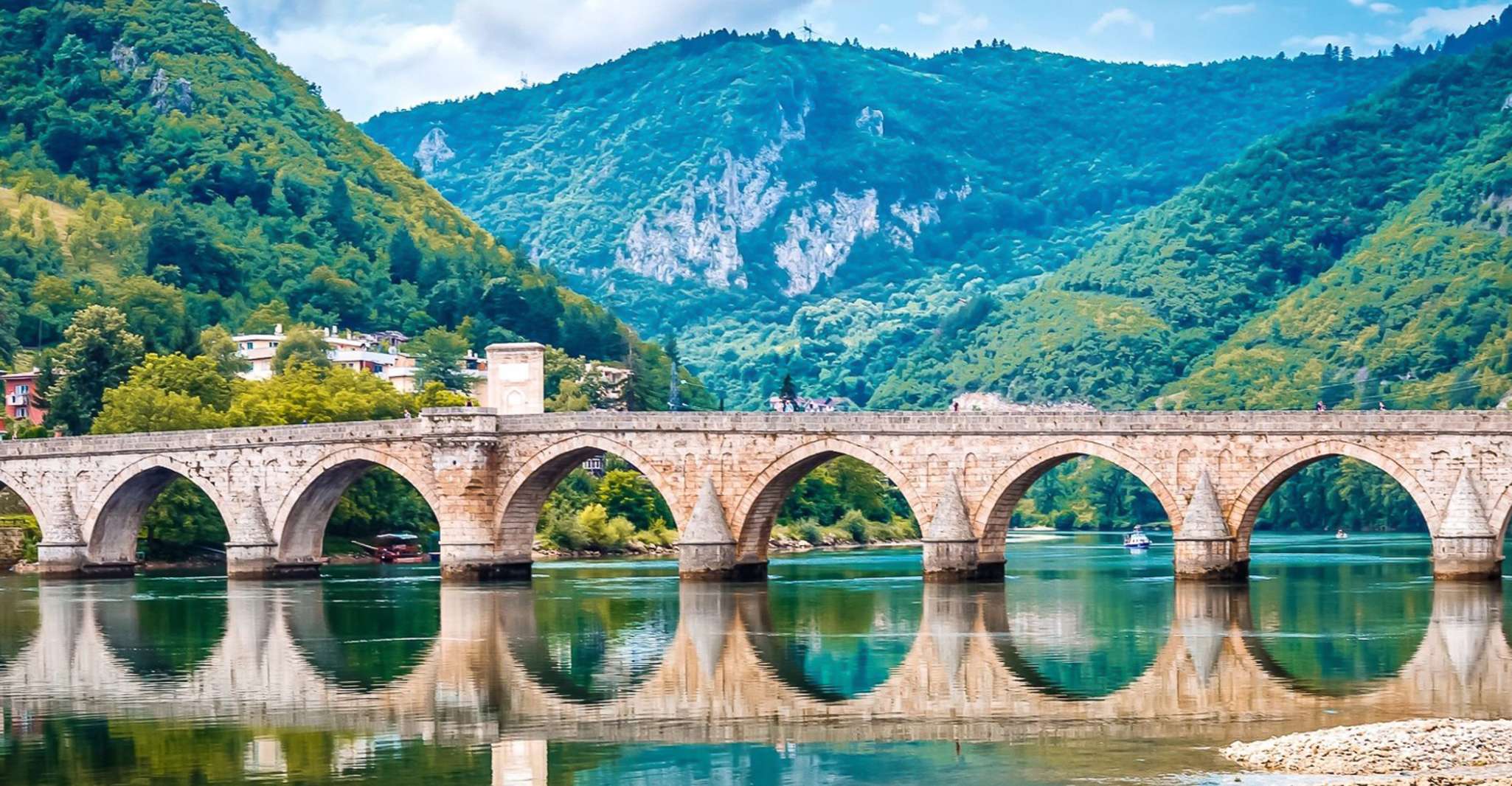 Van Sarajevo, transfer naar de autotour van Belgrado & sightseeing - Housity