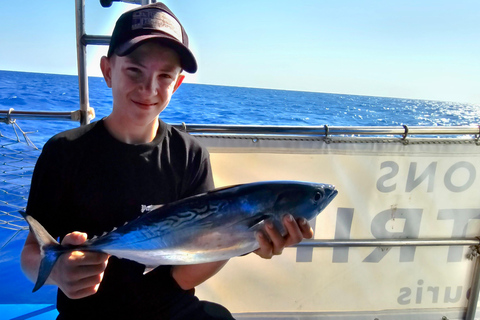 Rodas: Excursión de pesca, snorkel, barbacoa y guía profesional