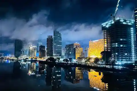 Ho Chi Minh City: Midnight Motorbike Tour