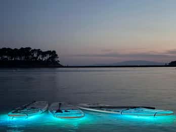 Rab: Nachttour mit Kajak & SUP und biolumineszenter Magie