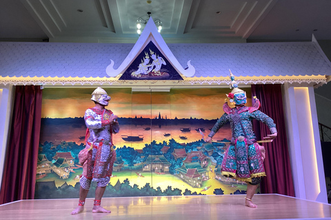 Calypso Cabaret en Asiatique: espectáculo de ladyboys en primera filaEspectáculo nocturno