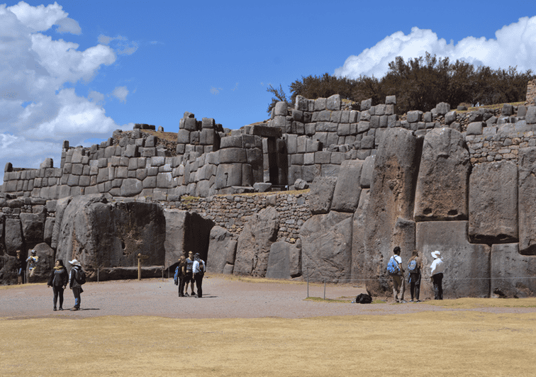 In Cusco: Saqsaywaman, Qenqo, Pukapukara, Tambomachay.