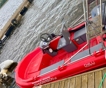 Warsaw: Zegrze Lake Motorboat Rental with Fuel