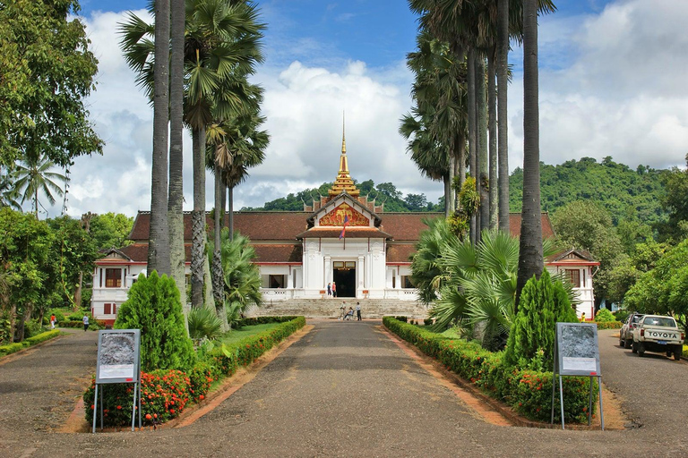 Luang Prabang Private Ganztagestour und Mittagessen