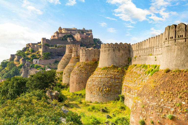 Visite privée d'une journée à Kumbhalgarh et Rankapur au départ d'Udaipur