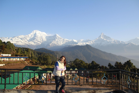 Pokhara: Una notte in campeggio, con falò al campo australiano