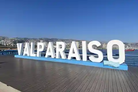 Private Tour: Valparaíso + Viña del Mar + Wine in Casablanca