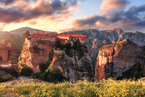 Desde Atenas: Excursión de un día a Meteora con almuerzo griego opcionalExcursión de un día a Meteora con almuerzo