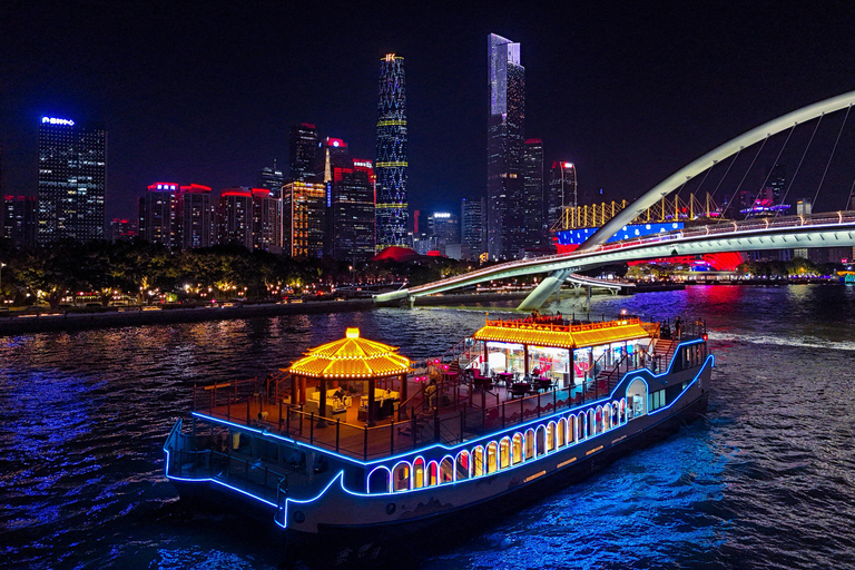 Guangzhou : Croisière aller-retour Vue nocturne de la tour de CantonSièges sur le pont du dernier étage