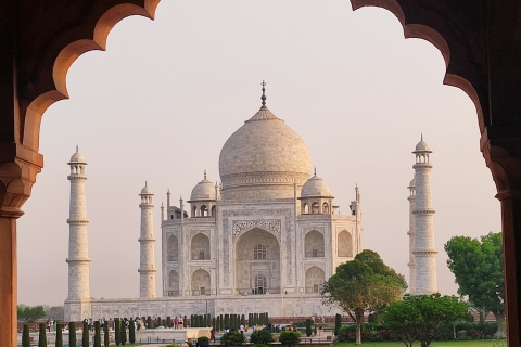 Ab Delhi: Private 4-tägige Golden Triangle Tour mit AbholungAuto mit Fahrer und privatem Tour Guide