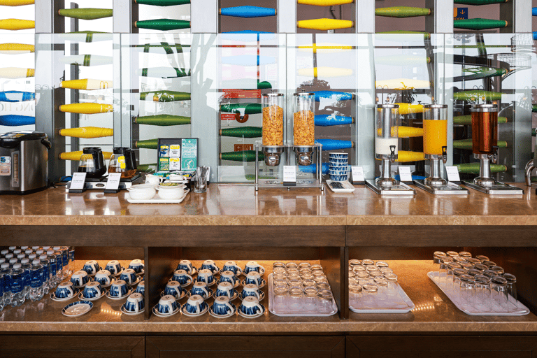 Hanoi: Międzynarodowe lotnisko Noi Bai Dostęp do saloniku SH Premium LoungeOdloty międzynarodowe T2: Salonik SH Premium Lounge Ha Noi