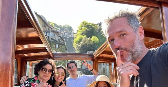 Lake Como: Iconic Villa Tour with a Wooden Venetian Taxi