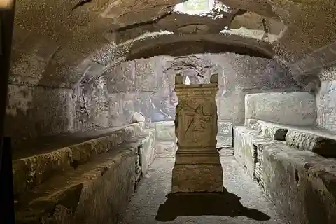 Templos ocultos, ruinas y basílicas secretas del subsuelo de Roma.