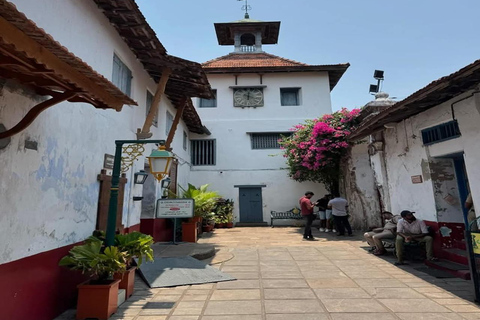 Kochi: Tuk-Tuk-Ausflug mit versteckten SchätzenKochi: Ausflug mit dem Tuk-Tuk zu versteckten Schätzen