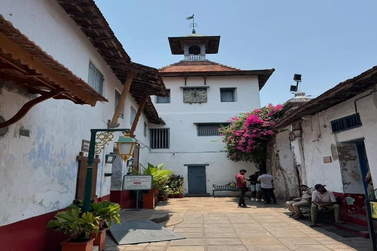 Kochi: Tuk-Tuk-Ausflug mit versteckten SchätzenKochi: Ausflug mit dem Tuk-Tuk zu versteckten Schätzen