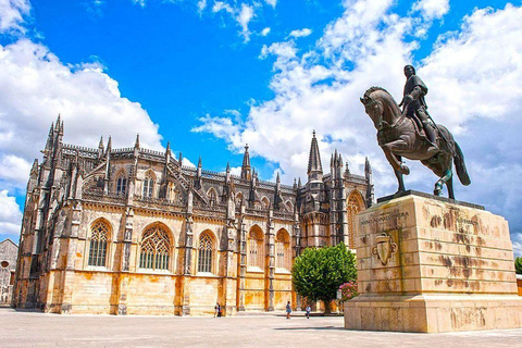 From Lisbon: Medieval Tour, Batalha, Tomar, Alcobaça, Óbidos Private Tour Option