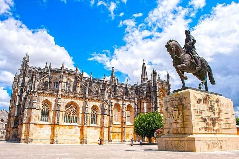 From Lisbon: Medieval Tour, Batalha, Tomar, Alcobaça, Óbidos Private Tour Option