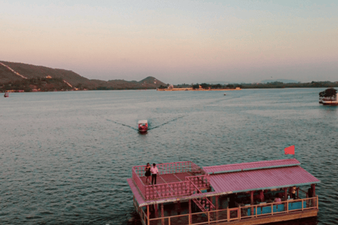 Passeio pelo Patrimônio Histórico : Barco particular, Havelis, caminhada pela cidade e chá da tarde