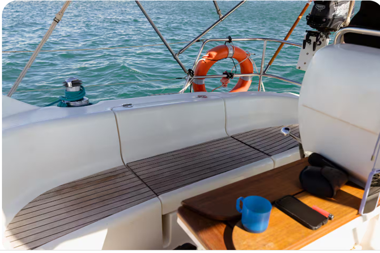 Alicante: Sailboat ride in Alicante Bay Private sailing trip in Alicante Bay