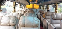 Pokhara met zweepbankbus -story - Housity