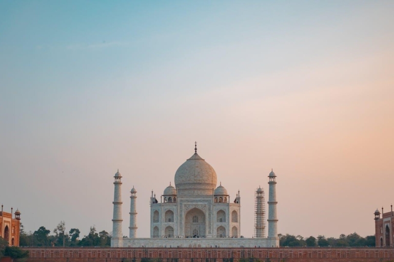 From Delhi: Taj Mahal Private Guided Tour in 4 or 8 Hours From Delhi: Taj Mahal and Agra Fort Tour