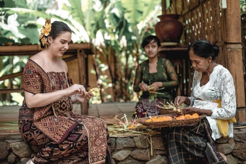 Bali: Balinese Offering Making Class at Samsara Museum