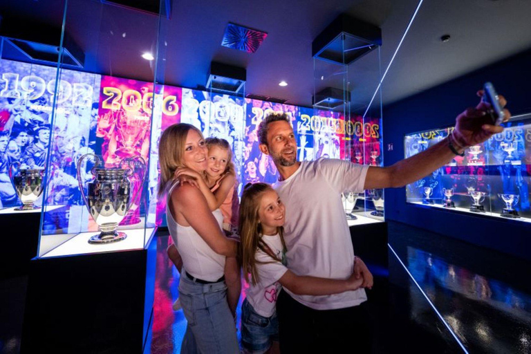 Barcelona: Flex Pass Top Attractions & Sagrada Option 7 Attractions Pass