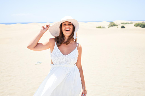 Gran Canaria: Private Playa del Inglés Holiday Photoshoot Standard: 20 photos | 30 mins