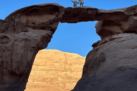 Wadi Rum: 6-Hour Jeep Tour with Bubble Tent Stay and 2 Meals