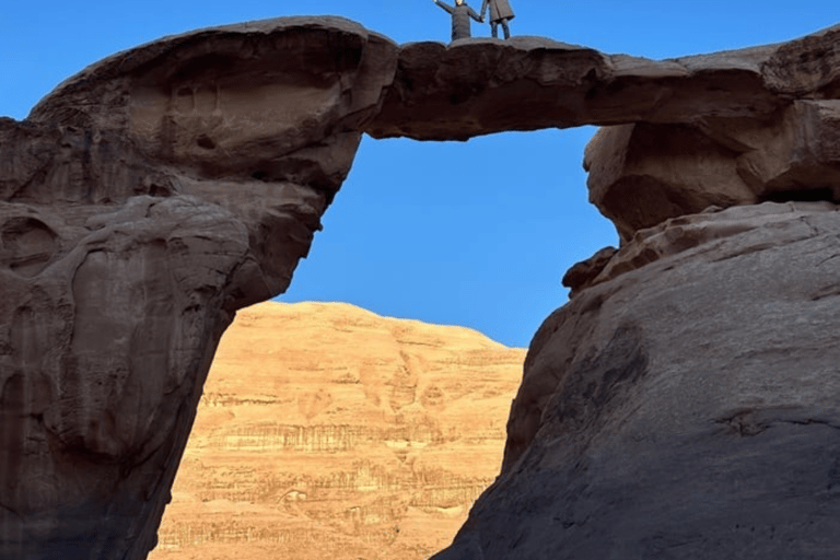 Wadi Rum: 6-Hour Jeep Tour with Bubble Tent Stay and 2 Meals