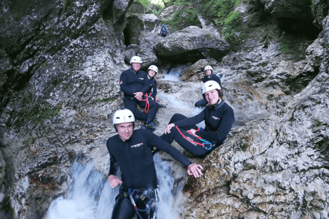 بوفيك: تجربة التجديف في الوادي مع الصور والمواصلاتBovec: Canyoning Experience with Photos &amp; Transport Included