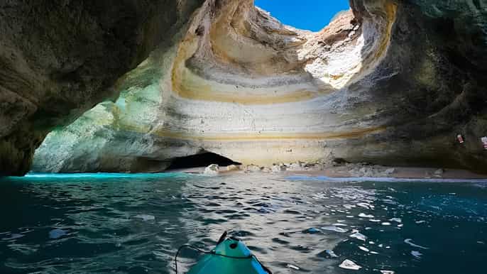 Benagil: Kayak Tour to Benagil Caves – Small Group