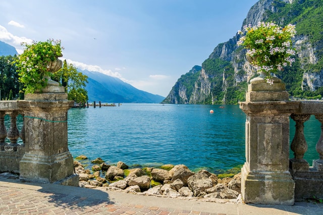 Private English speaking driver: Venice>Lago di Garda & back