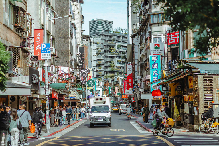 Taipei: Formosa Flavours Food Tour with 12+ Tastings