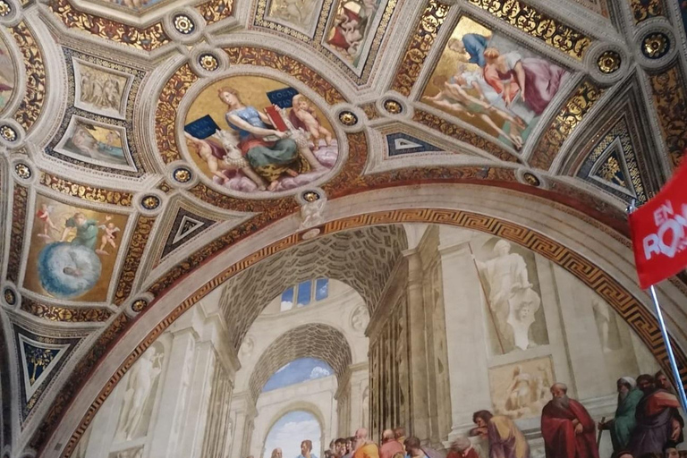 Roma: Tour dei Musei Vaticani con ingresso prioritario con accesso alla basilicaTour pomeridiano in spagnolo