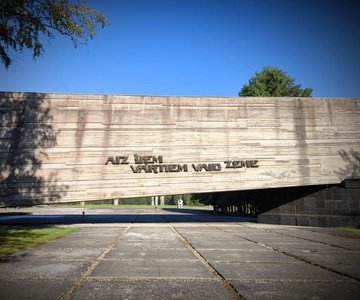 SALASPILS: Tour particular aos Memoriais de Salaspils e Rumbula