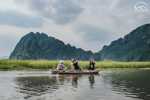 Hanoi: Vietnam Biggest Church or Trang An, Mua Cave & Hoa Lu Hanoi: Ninh Binh, Hoa Lu, Trang An, Mua Cave, Buffet & Cycle