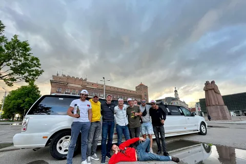 Visite de la vie nocturne de Riga en limousine : Visite de la ville et des clubs