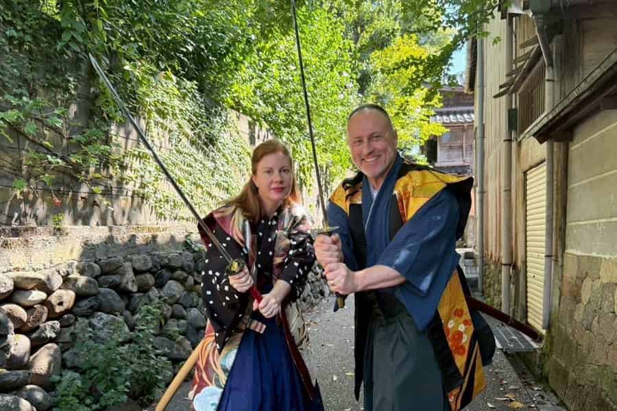 Kanazawa: Samurai-Schwertkampfunterricht in einem Tempel. Foto: GetYourGuide Kanazawa: Samurai-Schwertkampfunterricht in einem Tempel. Foto: GetYourGuide
