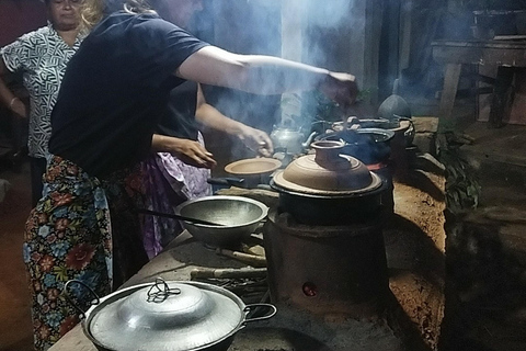Kandy: Traditional cooking class in a village with transport