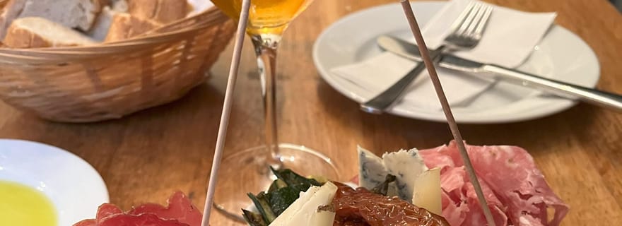 Berlin : visite à pied guidée sur le thème du street food à Prenzlauer Berg