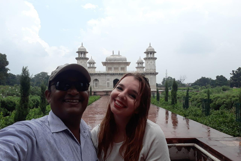 Delhi Agra genomförd turTur med endast transport och guide