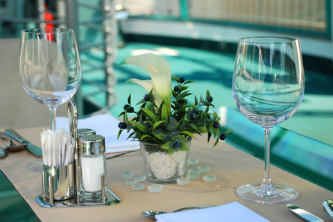Budapest: Scenic Danube Cruise with Welcome Drink Budapest: Evening Panorama Cruise on the Danube with Welcome Drink