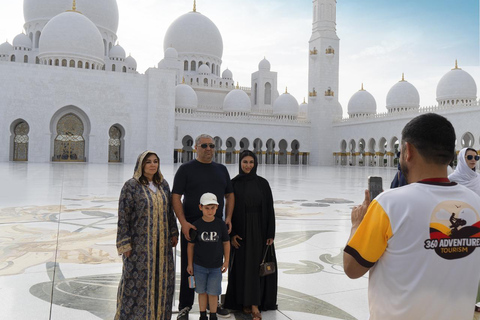 Dubai: Mesquita Sheikh Zayed e entrada no Ferrari World com traslado