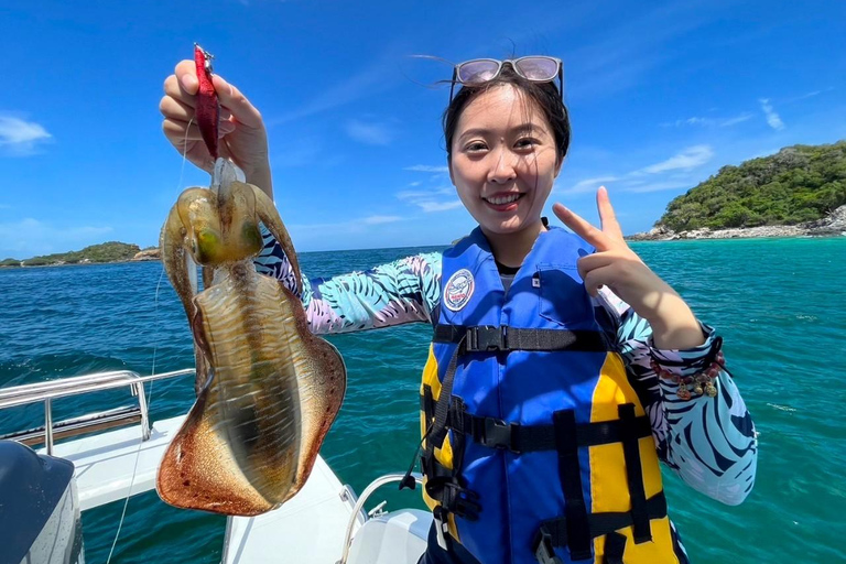 Pattaya: Private Speedboat Samaesan with Fishing & Snorkel