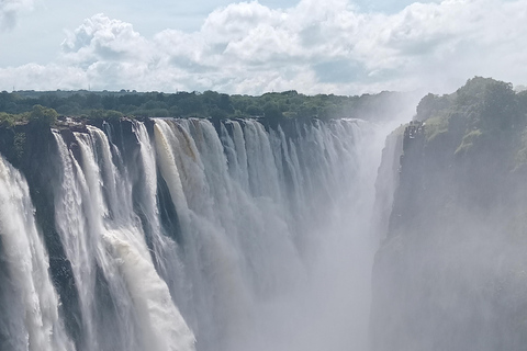 Zimbabwe & Zambia Falls Tour + Boiling Pot Hike