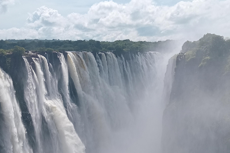 Zimbabwe & Zambia Falls Tour + Boiling Pot Hike