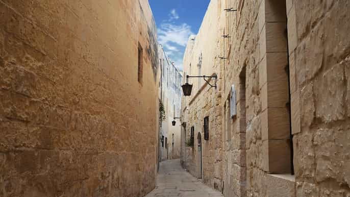 Valletta: Private Walking Tour with Coffee Stop
