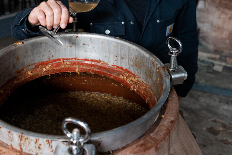 Milano: Esperienza per gli amanti del vino presso la Cantina Urbana