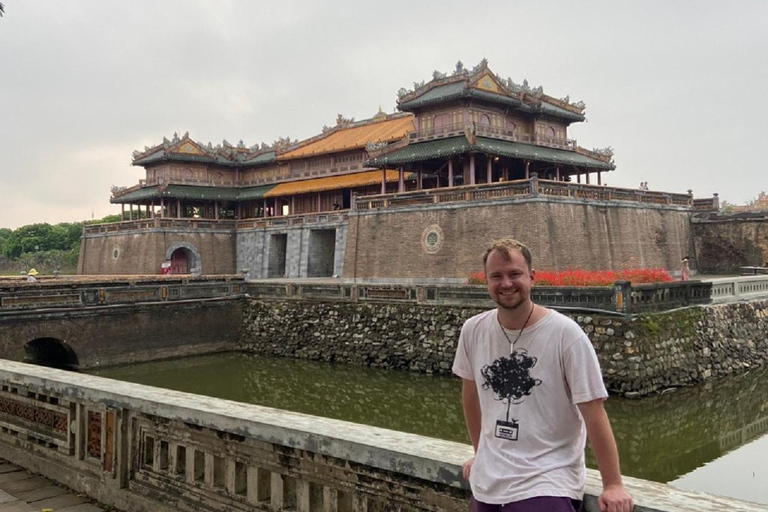 Hue : Visite d&#039;une jounée de la ville avec la pagode Thien Mu et le déjeuner.